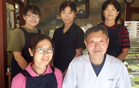 羽田甘精堂スタッフの写真